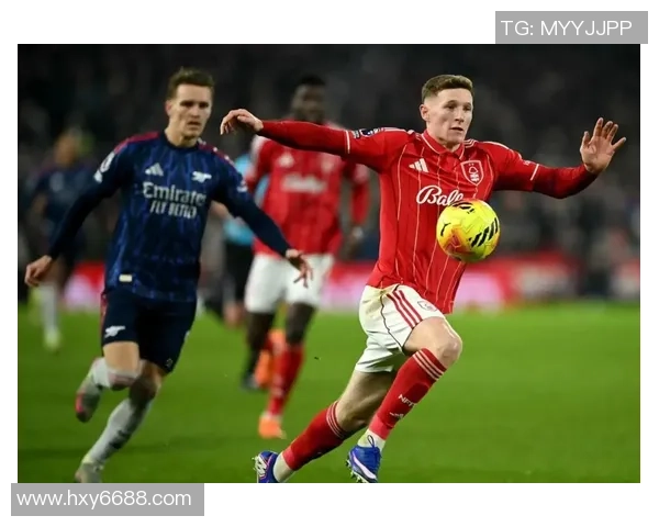 西甲精彩对决阿森纳三球大胜切尔西帽子戏法引发争议判罚热议 西甲精彩对决阿森纳三球大胜切尔西帽子戏法引发争议判罚热议