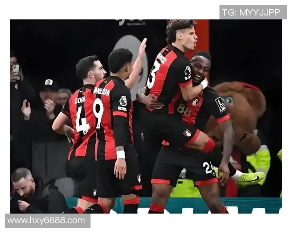 欧冠激战：多特蒙德4-0曼联争议判罚引发全场沸腾