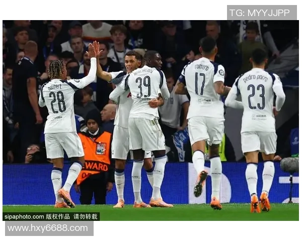 英超激战波尔图逆转热刺点球争议引发全场热议